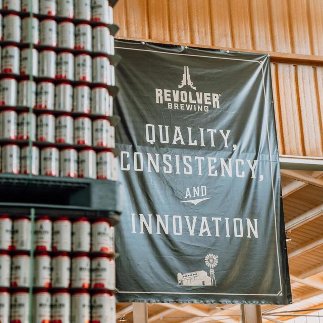 1 can, 2 can, 3 can, go
Trucks are being filled and shelves stocked, to bring you guys your favorite beer from the Texas countryside 🍻
#texasbeers #texasbrewery
